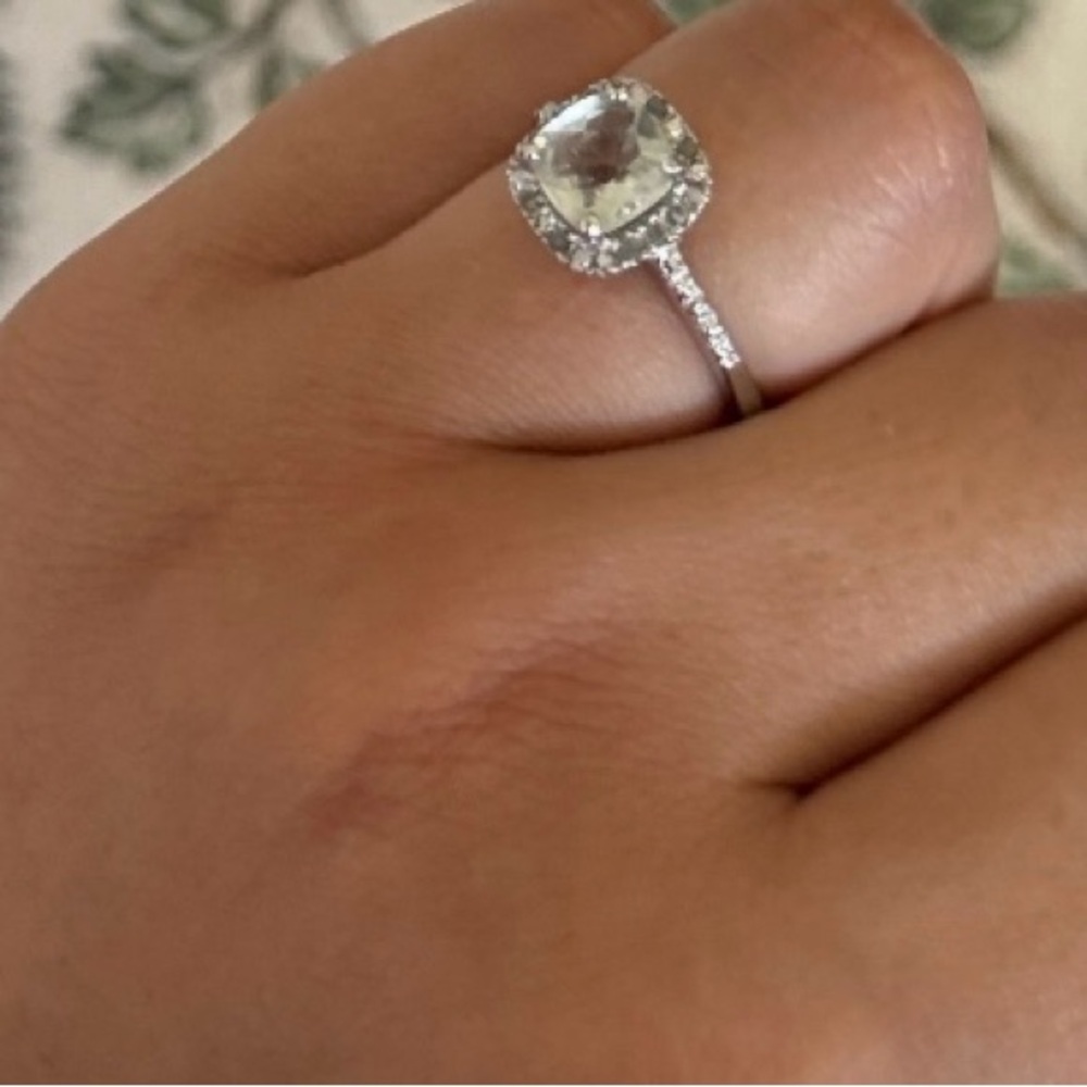 Vintage Elegant sterling Silver 925 Cushion-Cut Ring size 8